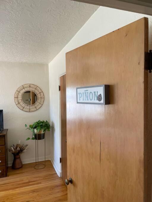 Vintage Charm Vacation Home With Modern Comforts Near Old Town 앨버커키 외부 사진
