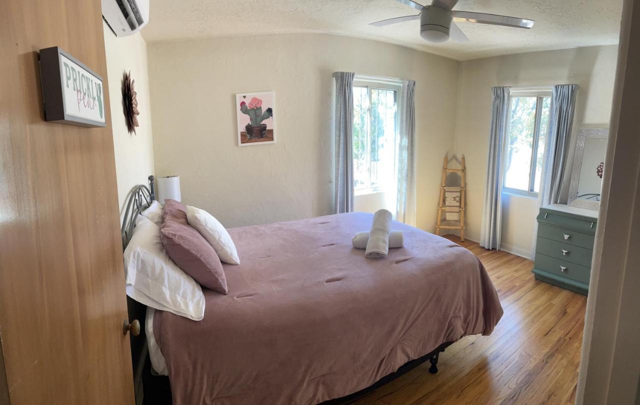 Vintage Charm Vacation Home With Modern Comforts Near Old Town 앨버커키 외부 사진